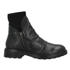 PREGUNTA Black Ankle Boots